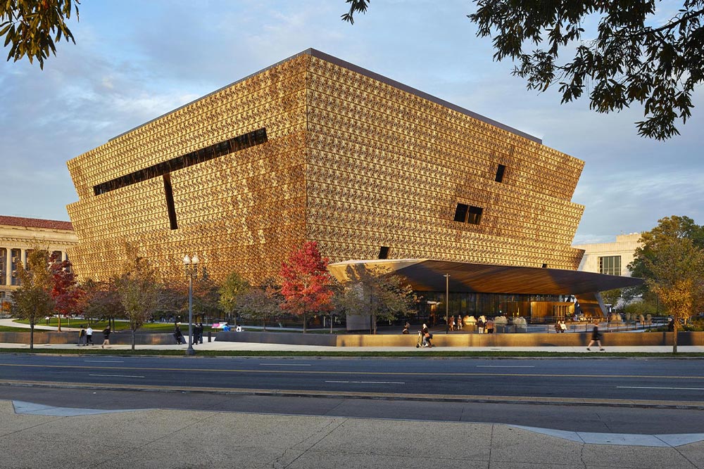 موزه ملی تاریخ و فرهنگ آمریکایی آفریقایی تبار یا National Museum of African American History and Culture