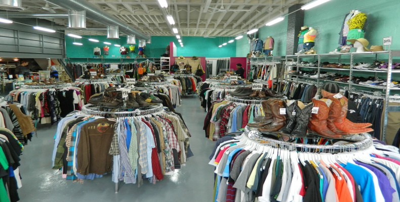 فروشگاه Buffalo Exchange برای خرید لباس دستدوم ارزان در نیویورک