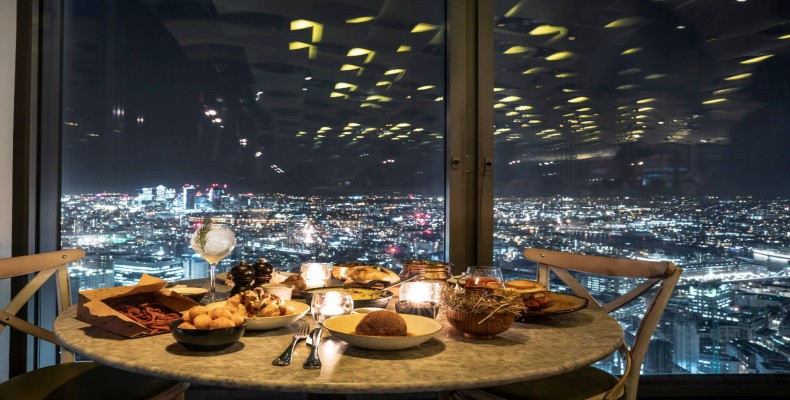 رستوران Duck and Waffle لندن؛ شام شبانه با منظره پانورامای شهر