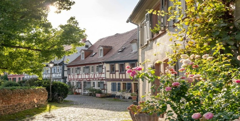 خانههای تاریخی محله هوخست فرانکفورت؛ از جاذبههای رایگان شهر