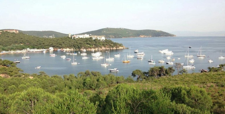 جزیره هیبلیآدا؛ یکی از جزیرههای نزدیک استانبول با فضای آرام و ساحلی