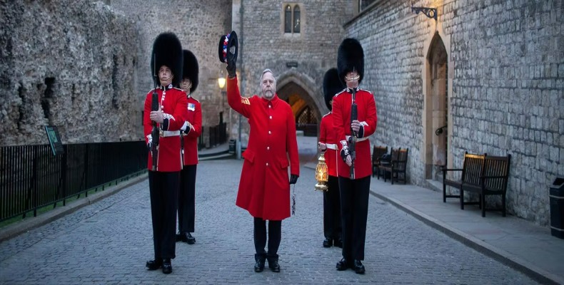 مراسم کلید در برج لندن؛ یکی از خاصترین جاهای دیدنی لندن در شب