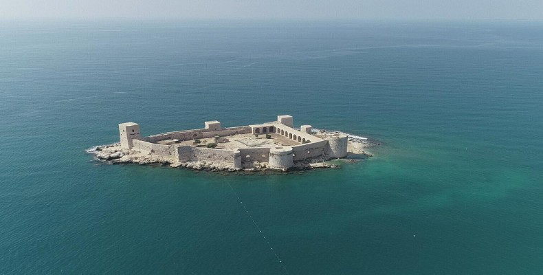 جزیره کیزکالسی یا قلعه دوشیزه؛ جزیرهای رمانتیک معروف به مالدیو ترکیه