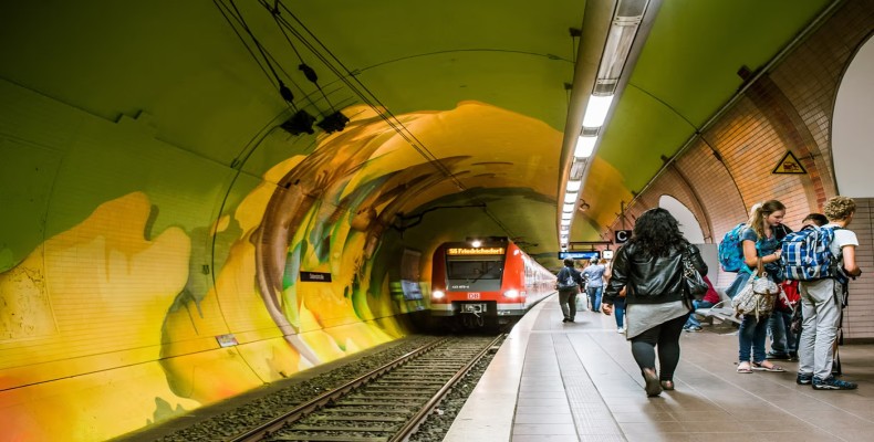 ایستگاه مترو U-Bahn در حمل و نقل عمومی فرانکفورت