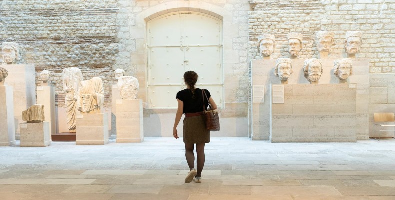 آثار قرون وسطایی در موزه کلونی پاریس، موزه هنر و تاریخ قرون وسطی