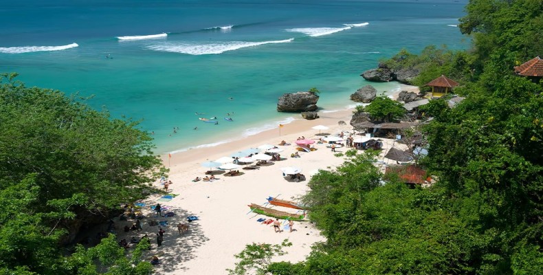 ساحل پویونگ در نوسا پنیدا؛ ساحلی بکر و کمترشناختهشده