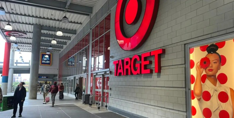 فروشگاه Target نیویورک برای خرید لوازم و پوشاک ارزان