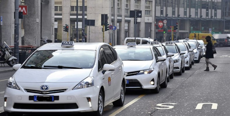 تاکسیهای شهری در سیستم حمل و نقل عمومی میلان