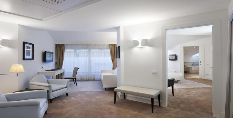 اتاق هتل اونا میسون میلان نزدیک Duomo از ارزانترین هتل های میلان