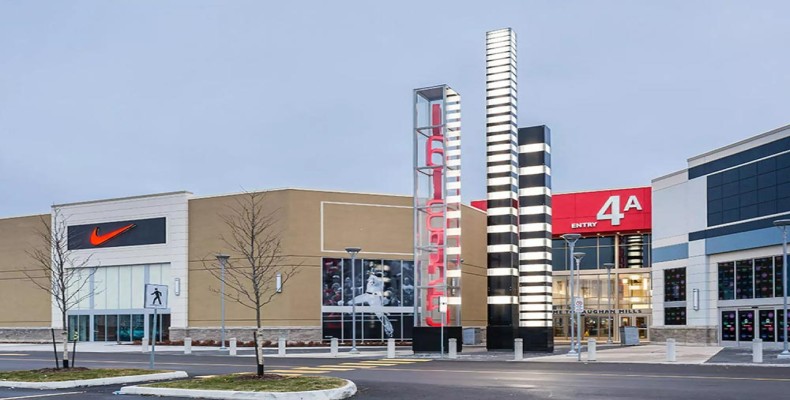 نمای داخلی Vaughan Mills از اوتلتهای معروف اطراف تورنتو