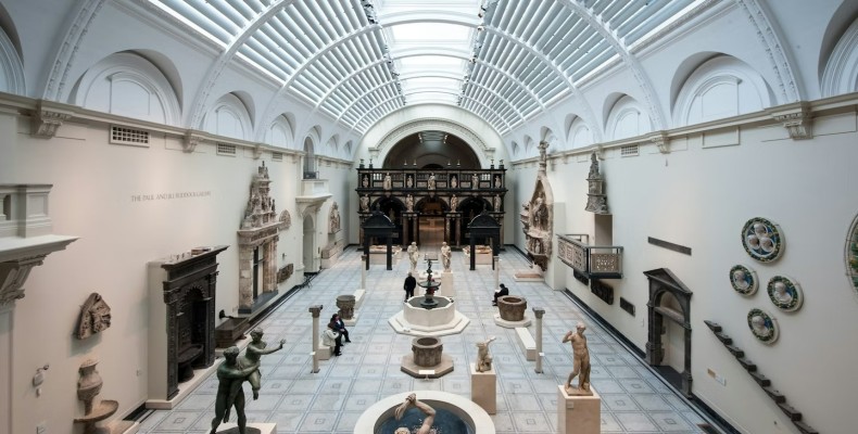 موزه ویکتوریا و آلبرت لندن؛ بازدید شبانه از موزههای لندن