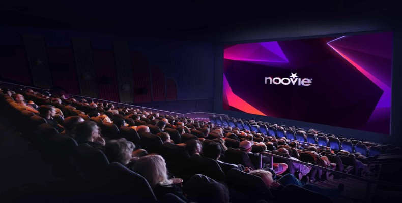 سینمای فانتزی لندن؛ تماشای فیلم در یکی از سینماهای خاص لندن در شب