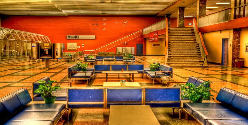 فرودگاه بینالمللی گاندر (YQX)؛ نمای ترمینال یکی از فرودگاههای مهم کانادا