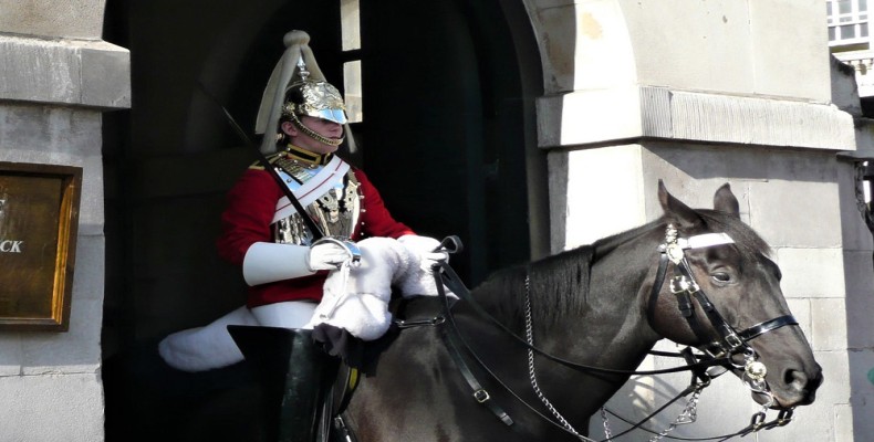 نگهبانان Horse Guards در لندن و یکی از حقایق تاریخی کمتر شنیدهشده