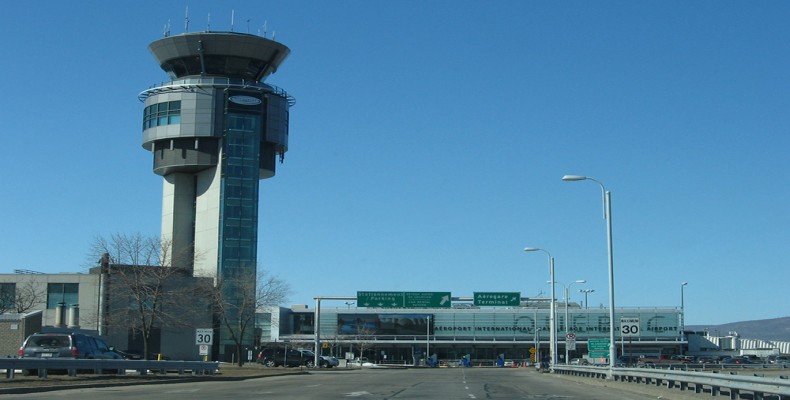 نمای ترمینال فرودگاه بینالمللی ژان لساژ شهر کبک (YQB