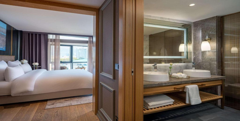 فضای اتاق های هتل سوفیتل استانبول تکسیم (Sofitel Istanbul Taksim) از بهترین هتل های استانبول در تکسیم