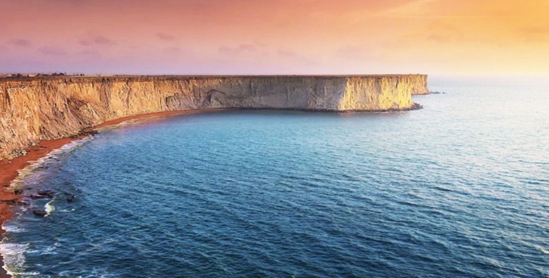 نمای دریای عمان در چابهار در فصل زمستان