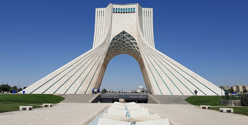 میدان آزادی تهران نماد معماری معاصر و از شاخصترین نمادهای شهر تهران