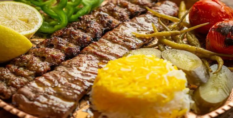 فضای داخلی رستوران جواهر چابهار