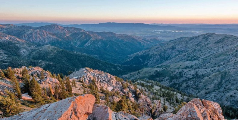 نمای قله کوه نائومی، از معروفترین جاهای دیدنی لوگان یوتا