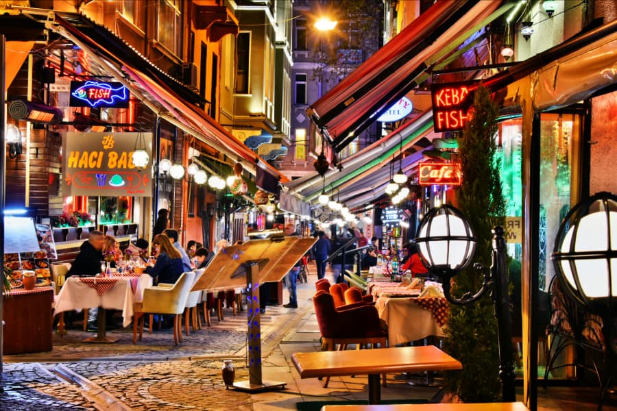 استانبول یا کاپادوکیا؛ زندگی شبانه
