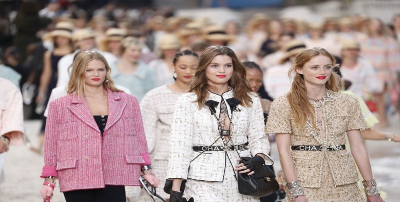 هفته مد پاریس در اسفند Paris Fashion Week