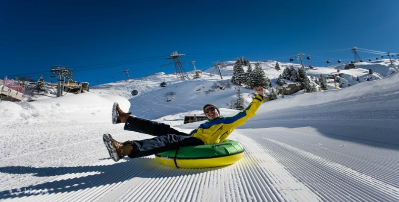 برفبازی و اسنو تیوبینگ در کوه تیتلیس؛ یکی از تفریحات زمستانی لوسرن