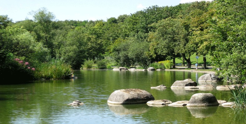 فضای آرام وست پارک مونیخ با باغهای شرقی؛ مناسب پیکنیک و لحظات دونفره