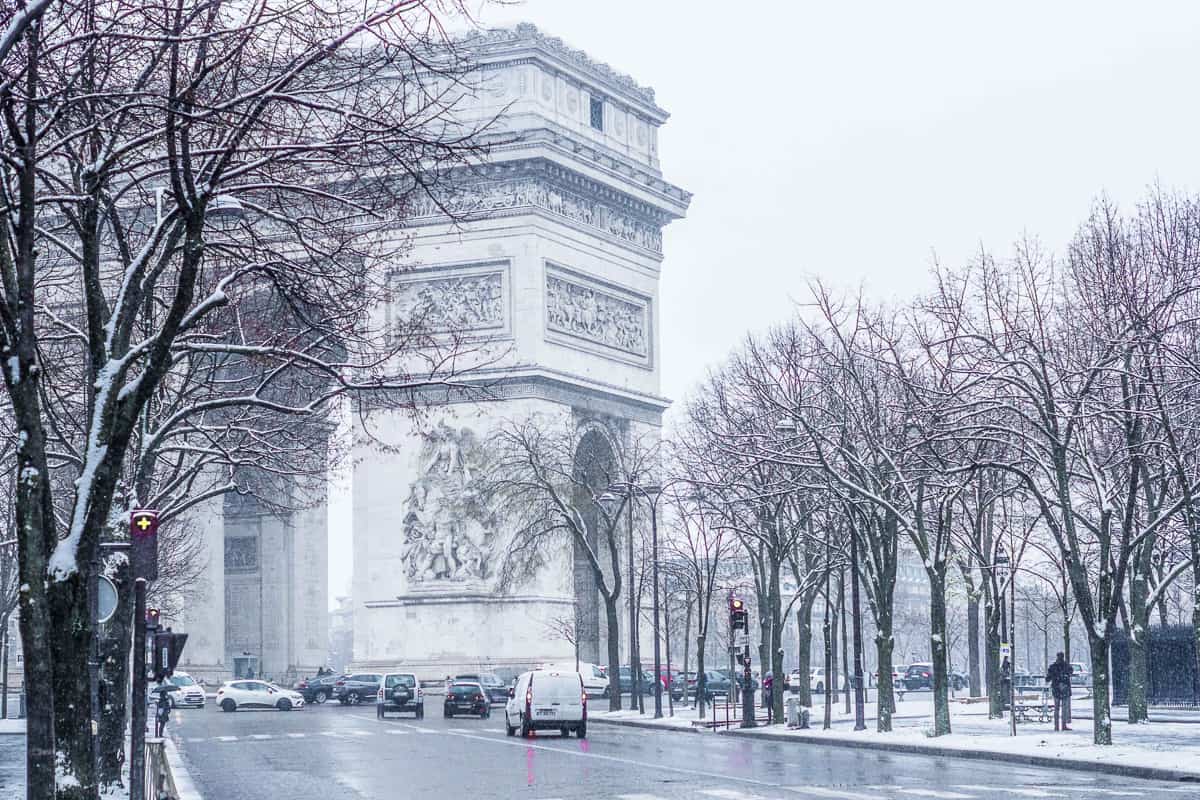 چرا دی ماه بهترین زمان سفر به پاریس است؟