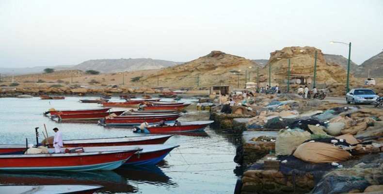 اسکله تیس چابهار و قایق های صیادی محلی