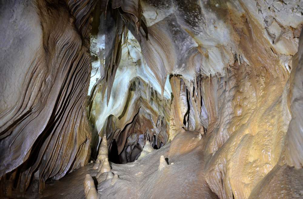 غارهای اصفهان؛ غار خاصه تراش