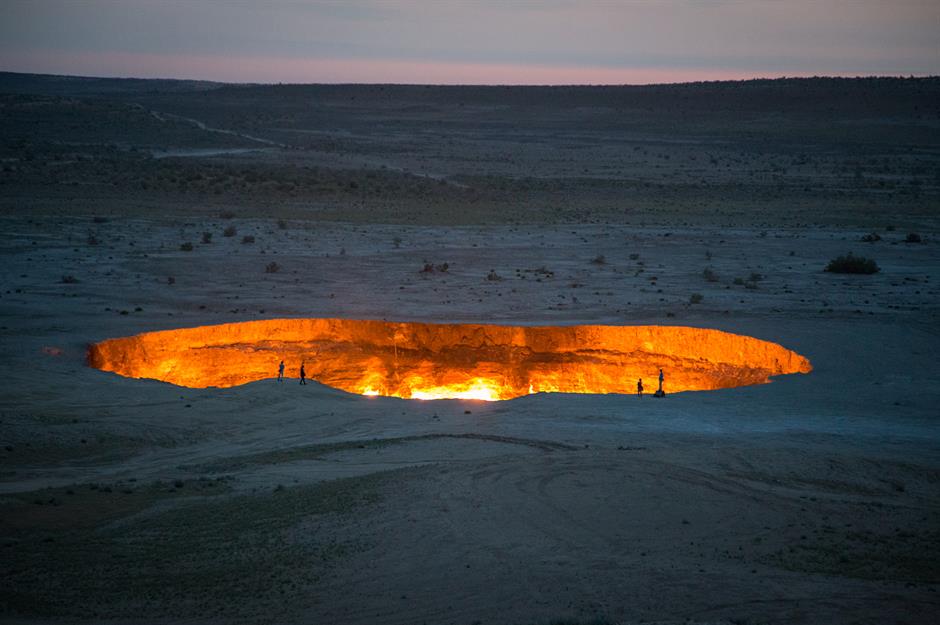 دهانه گاز دروازا، ترکمنستان (Darvaza Gas Crater, Turkmenistan)