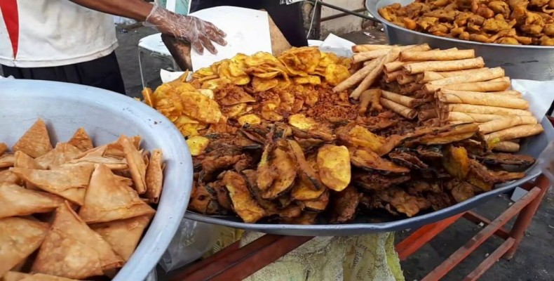 غذاهای محلی روستای تیس چابهار شامل قلیه ماهی و میگوپلو