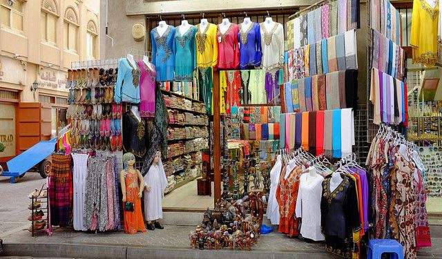 رستوران ها و مراکز خرید در منطقه بر دبی