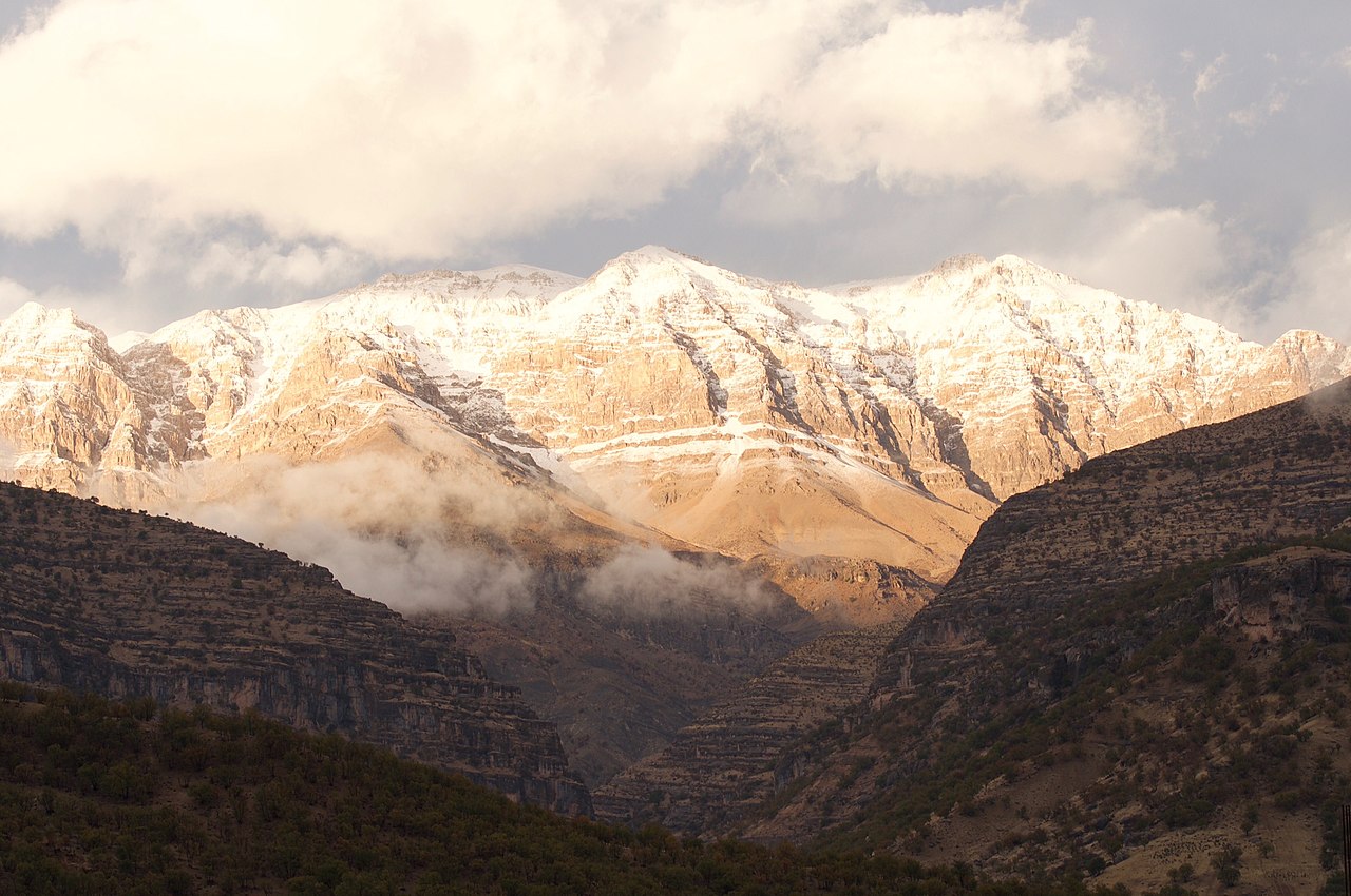 زردکوه؛ از بلندترین کوه های ایران