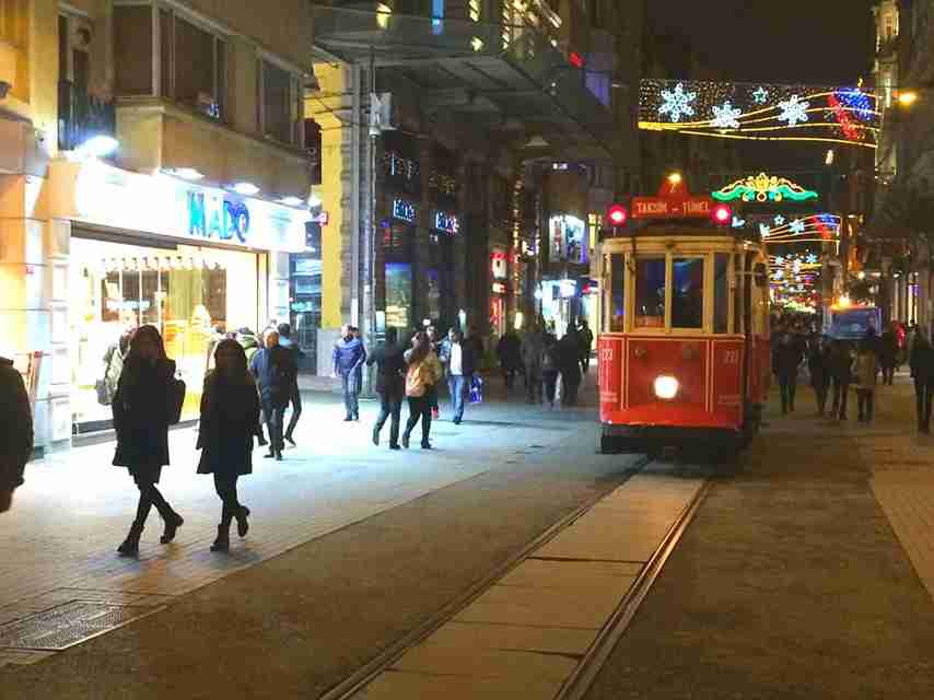 زندگی شبانه خیابان استقلال استانبول