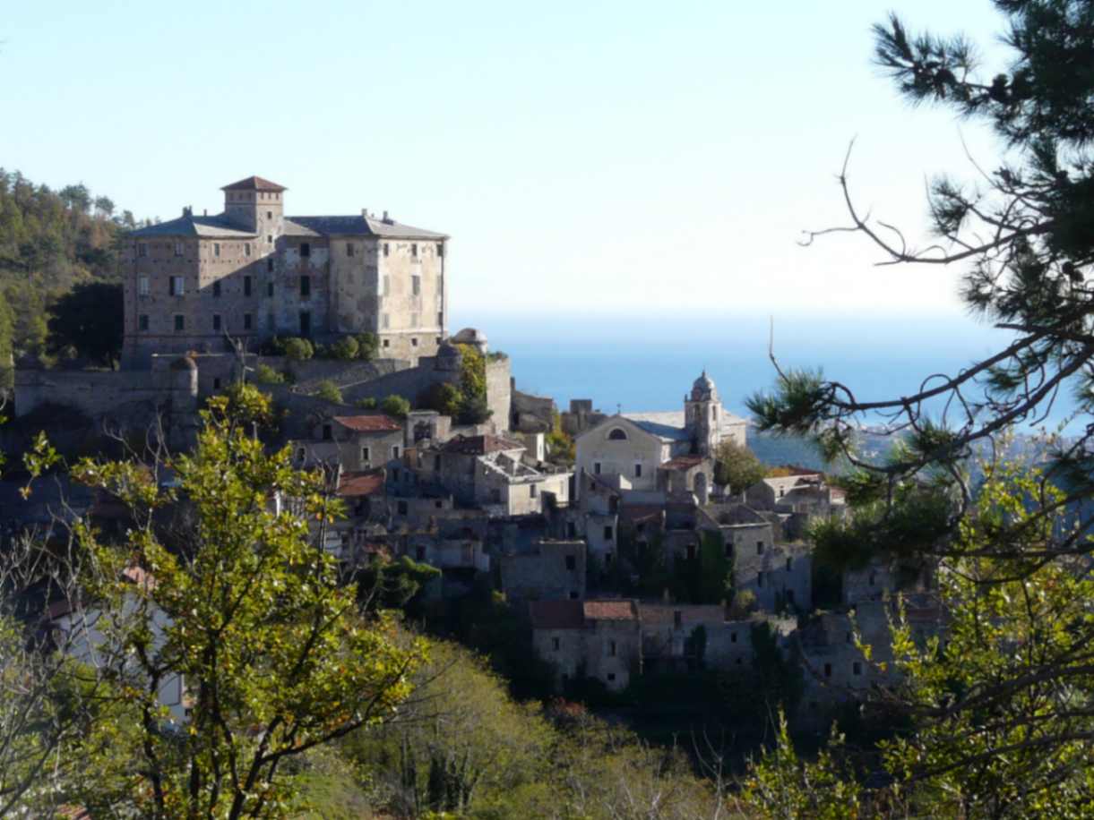 جاهای مخفی ایتالیا؛ The Ghost Town of Balestrino