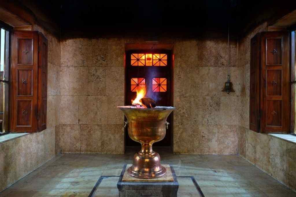مرکز فرهنگی نور و روشنایی یزد