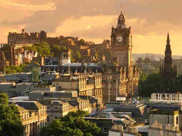 ادینبورگ  Edinburgh, Scotland-بهترین شهرهای ساحلی جهان