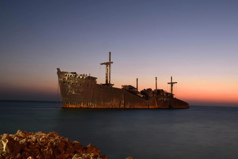 جاهای دیدنی کیش؛ کشتی یونانی