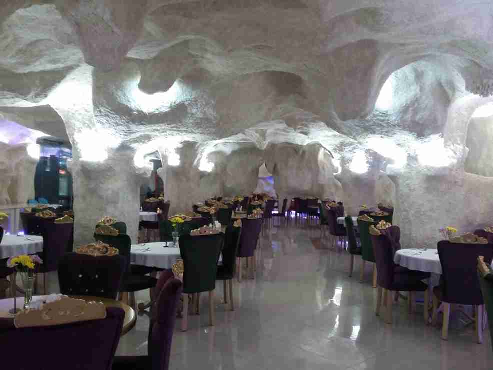 بهترین رستوران های ارومیه؛ رستوران غار نمک