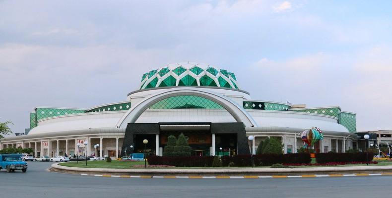 مرکز خرید الماس شرق مشهد؛ خرید، شهربازی و تفریحات در منطقه سپاد