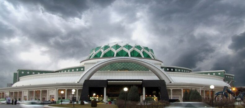 الماس شرق از مراکز خرید در مشهد