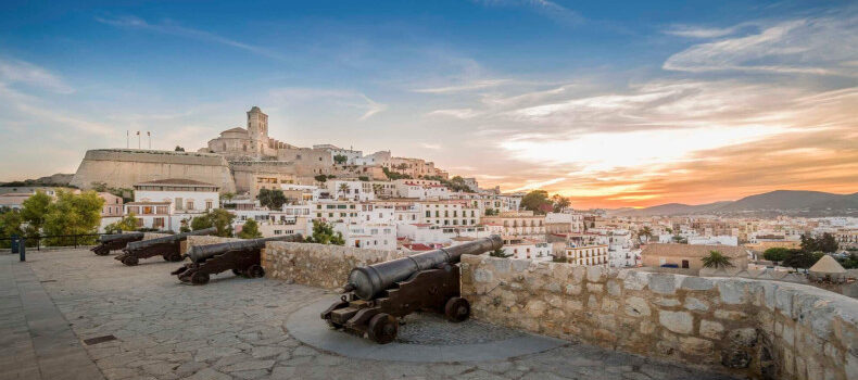 سفر به ایبیزا در زمستان