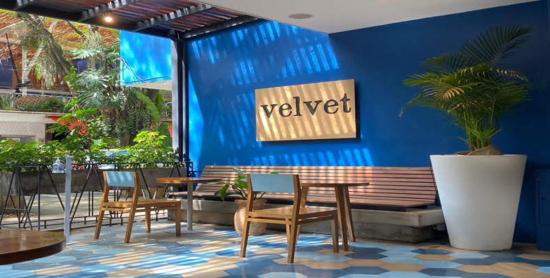 Velvet Café (کافه ولوت)