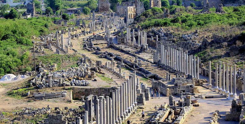 بهترین زمان سفر به آنتالیا: مارس (اسفند - فروردین)