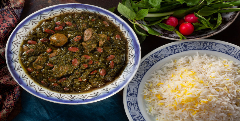 غذاهای خوشمزه و قرمه سبزی در رستوران فردلی آنتالیا