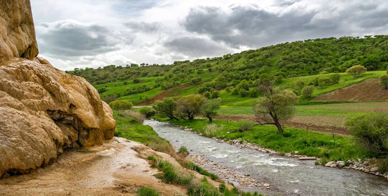 چشمه کانی گراوان سردشت