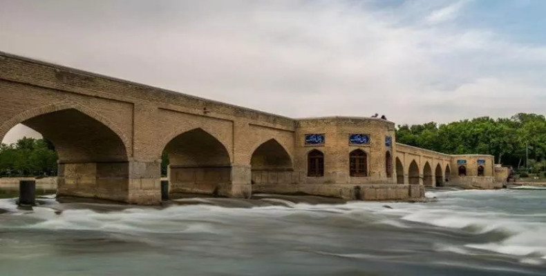 پل جوی از جاهای رمانتیک اصفهان