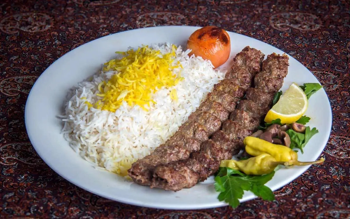 چلو کباب در کباب سرای کرمانشاه